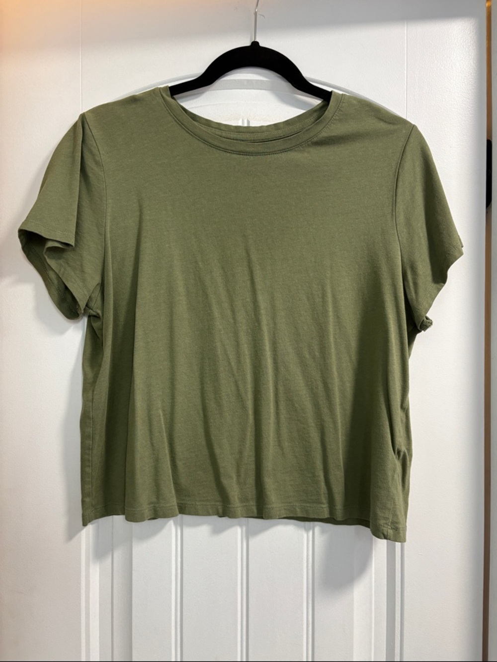 Old Navy Olive Green Cropped Crewneck Tee